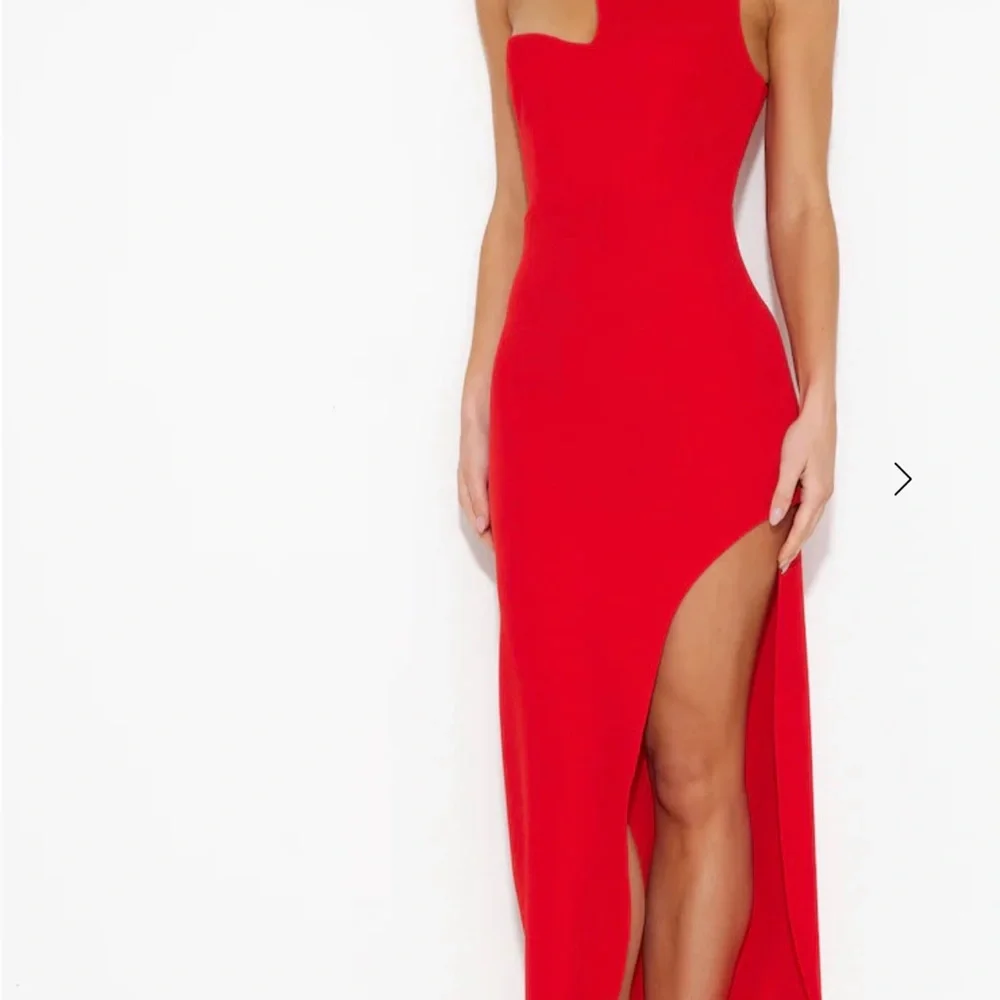 Hello Molly Sz 10 Midi Red Sleeveless Dress with Asymmetrical neckline - Picture 2 of 5